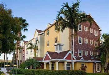 Towneplace Suites By Marriott Miami Airport W Доръл Екстериор снимка