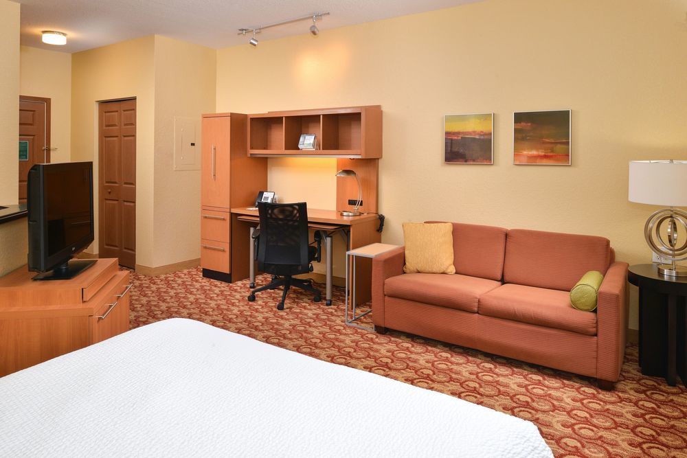 Towneplace Suites By Marriott Miami Airport W Доръл Екстериор снимка